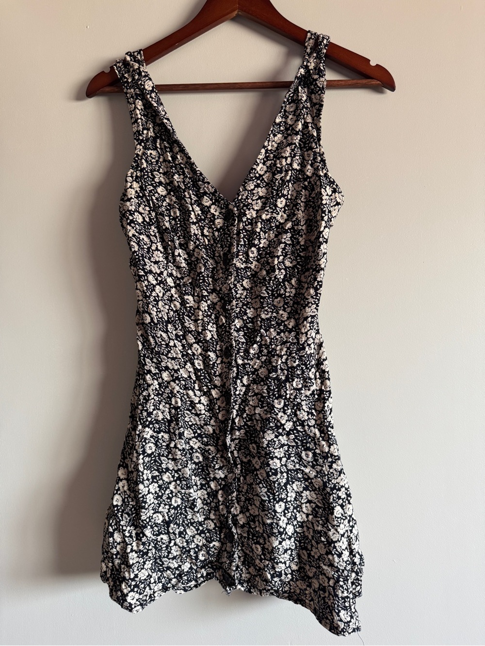 Black & White Floral V-Neck Summer Dress